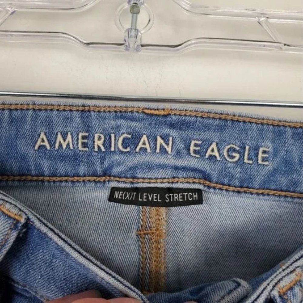 American Eagle Hi Rise Jegging Crop Womens Size 8 Short Light Wash Distressed - Picture 3 of 7